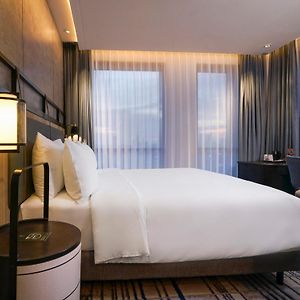 Deluxe Twin Room City Side